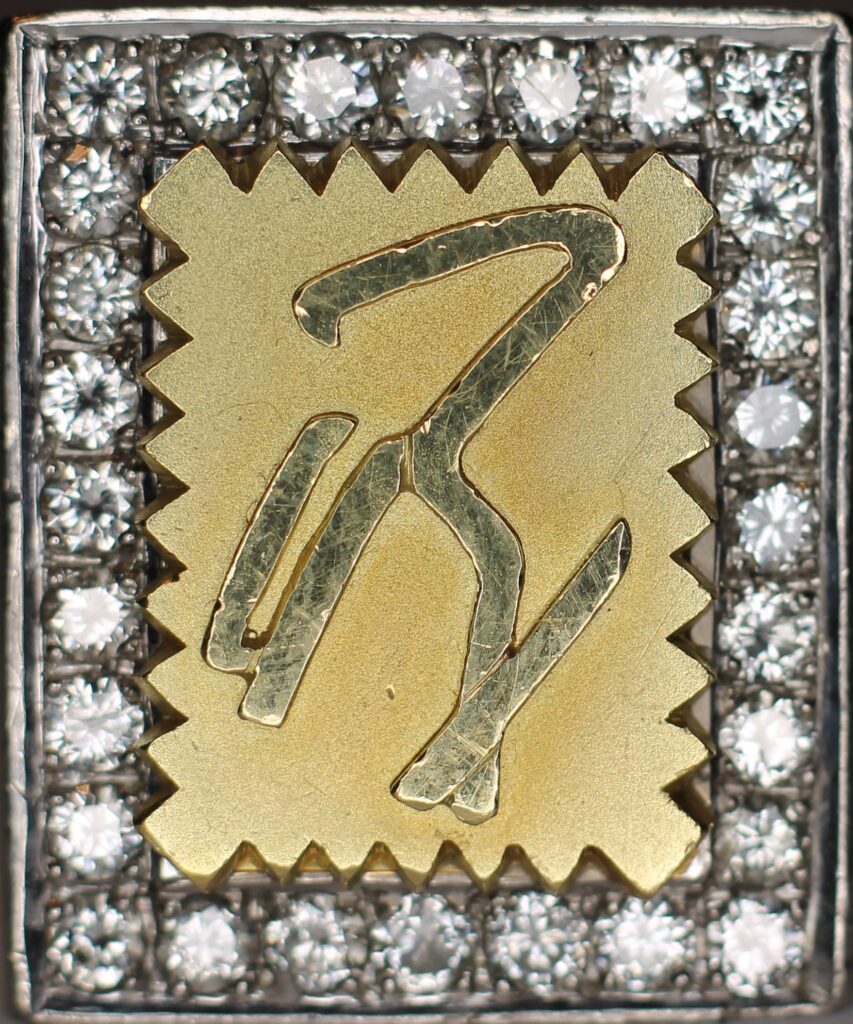 Herr Arthur Bühl, kritischer Privatdetektiv aus der Hansestadt Hamburg, bereitet sich auf ein Interview mit der BILD et vor. Bei Babsi und Gina in Fuhlsbüttel wird ihm zuvor der Vokuhila geschnitten. Herr Arthur Bühl wurde schon in der BILD et als " Herr der Schlösser " beschrieben. " Ein bisschen Ruhe bitte " schreibt Jan Freitag von der TAZ. Er erwähnt auch eine Mustertür by Wendt. Es wird darin herumgeprökelt. Selbst Arthur Bühl, der weltbeste aus dem Lockpicker Mekka Hamburg, betreibt pures Understatement, weil er sein Schloss in nur 20 Sekunden " geknackt " hat. Charles Graeber von der Wired.com beschreibt in seinem Artikel Master Lock - Pickers do bottle Arthur Bühl " The Master of the Universe ", Arthur Bühl a private Detective of Germany open locks. Bühl`s Fabio - the - Barbarian Look stands out. He wins the Dutch Open and is now Master of the Universe. The people cry: " Arthurmeister ! booms Arthurmeister ". Mark Webber Tobias, the Author of Locks, Safes, and Security, a Police Reverence, say: Arthurmeister, that ist beautyful. " Open ! " sagt Arthurmeister ", offen ist gut, schneller offen ist besser ". " Beer !" Arthurmeister booms back and a new Champion is born. Die Welt berichtet: " Die Kunst, Schlösser ohne Schlüssel zu öffnen ". Vereinsmitbegründer und Vizepräsident Arthur Bühl trägt seine Leidenschaft schon auf der Krawatte. Sie ist rot mit gelben Schlüsseln drauf. Intern wird er ehrfürchtig " Meister Arthur " gerufen. Er hat es zum siebenfachen Deutschen Meister in verschiedenen Disziplinen geschafft. Er pickt seit der Kindheit. Sein erstes Trainingsobjekt war sein Spardosenschloss - Ein klassischer Einstieg… . Die Slate berichtet über Arthur Bühl als Lockpicking Legend. Es gibt einen Artikel Tool for Picking and Decoding by Stasi, CCC, Vortrag Berlin. Amateur Hour berichtet: Arthurmeister has " The Master Touch ". Bei den Kaba Day `s im Europa Park Rust schreibt die Pressebox: auf großes Interesse der Teilnehmer stieß auch die praktische Vorführung von Steffen Wernéry und Arthur Bühl, die gängige mechanische Schließzylinder ohne Schlüssel zerstörungsfrei öffnen. Meist in Sekundenschnelle. Auch die Chemnitzer Zeitung " Freie Presse " hat über das Lockpicking und Arthur Andreas Bühl alias Arthurmeister berichtet. Dwight Perry schreibt: Arthur Bühl has good hands ! In der Philalocksmith wird Arthur Bühl auch als Lockpicking Legend betitelt. Es gibt auch einen Beitrag, 360 Meridianos. In der Datenschleuder, CCC, wurde über ihn als Sympathieträger berichtet. Veröffentlicht unter Linkedin, Xing, Google Panel, Twitter X. In der Vitrine von Arthur Andreas Bühl, Arthurmeister® sind Schlösser, Padlocks, von ABUS, BKS, CES, DOM, EVVA, Assa Abloy, Z Ikon, Kaba, Keso, ASSA, Winkhaus, Wilka, Trelock, Schmelting, Bode Panzer, Ancor Las, Drumm Geminy, Xylock, SEA, Medeco, Mul-T-Lock, Cut away, ABUS Granit, Pfaffenhain, E*S, ESS, Nemef, BAB, Babelsberg, Stasi, Diskus, WMF, Tesa, Noch, Vachette, Cisa, Wally, Rielda, Mottura, Viro, FAI, GeGe, Fichet, Bode Panzer, Tresor, Bramah, Protector, Braun`s Patent, Walomatus, Arolds, Combination Lock, Yale, Master, American Lock, Tubular, China, Indien, Aligarh, Nepal, Thailand, Zahlenschlösser, Himmelsschlüssel und noch vieles mehr, vorhanden. Alle Schliesszylinder sind Übungsmaterial für das Lockpicking. Schlagschlüssel und so vieles mehr, sind auch dabei. Die elektronische Anschrift lautet: Arthur-Andreas-Buehl@Arthur-Andreas-Buehl.de Die elektronische Anschrift lautet: Arthurmeister@Arthurmeister.de In der Vitrine von Arthur Andreas Bühl, Arthurmeister® sind Schlösser, Padlocks, von ABUS, BKS, CES, DOM, EVVA, Assa Abloy, Z Ikon, Kaba, Keso, ASSA, Winkhaus, Wilka, Trelock, Schmelting, Bode Panzer, Ancor Las, Drumm Geminy, Xylock, SEA, Medeco, Mul-T-Lock, Cut away, ABUS Granit, Pfaffenhain, E*S, ESS, Nemef, BAB, Babelsberg, Stasi, Diskus, WMF, Tesa, Noch, Vachette, Cisa, Wally, Rielda, Mottura, Viro, FAI, GeGe, Fichet, Bode Panzer, Tresor, Bramah, Protector, Braun`s Patent, Walomatus, Arolds, Combination Lock, Yale, Master, American Lock, Tubular, China, Indien, Aligarh, Nepal, Thailand, Zahlenschlösser, Himmelsschlüssel und noch vieles mehr, vorhanden. Alle Schliesszylinder sind Übungsmaterial für das Lockpicking. Schlagschlüssel und so vieles mehr, sind auch dabei. Auch der Sputnik. Verschlagwortet mit: ♥ Vokuhila, Friseur ♥ Schwäbischer Hengst, Zwetschgen Heini, Bühl er, Zwetschge, Google Earth, Mittelpunkt der Welt, Martinameisterin, Cartomanze, Scholischek, " HIGH NOON ! ". ♥ Parole Emil ! Für das Jahr 2025 wurde der SEO von der Firma chatgpt und von einer KI ergänzt: Arthur Andreas Bühl, ist ein Babyboomer ! und ein Sympathietraeger ! Slow Hand ! mit dem Mastertouch ! Locksport: The strange things that happen at a lock-picking convention by Tom Vanderbilt, Deviant Olliam, Slate, picking, Hackers Planet, Earth, Event, Flickr, Foto, Ina Müller, Arthur Meister, Lockpicking, ssdev, Photo, Slide Player, The Joy Lock Club, Schuyler Towne, by Pagan Kennedy, Arthur Bühl, called Arthurmeister, can pick a Lock faster than you, David Olliam, Slate, Tool, Toool, the open organisation of Lockpickers, Wired, Jan Freitag, TAZ, FAZ, BILD, WELT, BUDEG, BDD, Linkedin, Pornomeister SARL, X, Twitter, Security of Locks, Linkedin Arthur Bühl, Zwetschgenstadt Bühl, Wappen Bühl, Fahne Bühl, Facebook, Bühl, Arthurmeister, Pornomeister SARL, Lockpicking Experte. Tagged with: Dorma Kaba, Europa Park Rust, Zwetschgenhengst, NBA, Bouncing Joe Asberry, Everybody Wiki, Schwäbischer Henst, Pflaume, Zwetschge, Doublebrain, Mandy August, Rallye, cross, Datenschutz. Zitat: Arthurmeister " offen ist gut, schneller offen ist besser ! " Pankhofer, Schloss und Schlüssel, Arthur Bühl, Wappen Bühl, legal 1001, Radio Eriwan, In Arthurmeisters Jukebox im Hasenstuebchen, You Tube, ( HAM ), sind Schallplatten von Slow Hand, Pointer Sisters, Engelbert, Joy Flemming, Ina Müller, Dörp Reggae, Reinhard Fendrich, Sammy Davis jr., Bee Gees, Hans Söllner, Element of crime, Empire of sun - we are the people, Katja Ebstein - Es war einmal ein Jäger, Udo Jürgen - Das Lied das nie zu Ende geht, Vicky Leandros - Ich liebe das Leben, Die Five Tops - Warte auf das Glück, Marianne Rosenberg - Er gehört zu mir, Hildegard Knef - Für mich soll`s rote Rosen regnen, Connie Francis - schöner fremder Mann, Heino - Caramba, Karacho, ein Whisky, Drafi Deutscher - Mamor Stein und Eisen bricht, Kraftwerk - Das Modell, Ernst Neger - Rucki - Zucki, Wolle Kriwanek - I fahr Daimler, Reinhard Fendrich - Strada del sole, Zupfgeigenhansel - Bella Ciao, Joy Flemming, Half breed, Haindling - Du Depp, Nina Hagen - Africa Reggae, Schwoisfuß - Bin i selber Rastamann, Jan Delay - Irgendwie, irgendwo, irgendwann, Grachmusikoff - Oiner isch emmer dr Arsch, Wolfgang Ambros - Du schwarzer Afgahne, UB 40, The Manhattans - Kiss and say Goodbye, Three Degrees - Dirty old Man, Babara Streisand - Woman in Love, George Michel - One more try, Candy Dulfer, Deep Purple - Child in Time, Moody Blues - Nights in white Satin, Eagles - Hotel California, Dire Straits - Sultan of Swing, Pink Floyd, Sade - Smooth Operator, Toto - L`italiano, Peddy Pendergrass, Tom Jones, Eddie Holman - Hey there lonly girl, Chicago - If you leave me now, Kalvin Harris - Promises, Fugees, Engelbert - How I Love You, Gloria Gayner can`t take my Eys off you, Olivia Newton John, Ricky Shane - Mammy blue, Los Bravos, Kenny Rogers, Albano und Romia Power, Totzi - Ti amo, Tina Turner und Eros Rammazotti, Abba - Hasta Manana, Roger Whittacker - Abschied ist ein scharfes Schwert, Toto - Hold the line, Love Story mit Andy Williams, Grace Jones, Diana Ross und Julius Iglesias - All of You, Christopher Cross, Roberta Flack & Peabo Bryson, George Benson, Aloe Blacc - I need a Dollar, Simply Red - if you don`t know me by now, Luther Vandross und sehr viele mehr. Es erscheint auch bald die B - Seite von Arthurmeister`s Jukebox ( HAM ) Fuhlsbüttel, Hasenstuebchen, Playboy, Bunny Hall, Los Angeles, Beverly Hills, TSOP The Sound of Philiadelpia, Golden Gate Brigde, und noch so vieles mehr. Seattle Times says: He has got good hands, but how`s his vertikal. Arthur Bühl, a private detective from Germany deflated an all-star field of lockpickers in the world. Pressebox: Kaba Day im Europa Park mit Arthur A. Bühl, Detektiv. ( Arthurmeister ) - Präsident Pornomeister SARL, Linkedin: Arthur Andreas Bühl, Detektiv. 360 Meriandos, The Master Touch, opening locks without keys. Jesusmeister Arthur Bühl is a Master who can pick any lock in the world, but Jesus is the only Master who can unlock the human soul. Slideplayer. Phila Locksmith, Lockpickerherz und Schlossherz sind ges. gesch. Marken von Arthur Bühl. Das Wappen Bühl ist gelb, blau mit schwarzen Linien. You Tube, 23C3 Schlossoeffnung wurde beim CCC, Caos Computer Club, gefilmt. Citywide RFID Master, House key, Hamburg, by Wired. WIRED is where tommorow realized. World Trade Center, New York, YY 10 007, Communicationsmanager Mr. Smitz. Wiki, Attraktor, Trainingslager. Schloss - Öffnen, Public Domain 147, Staatsicherheit in der DDR, Arthur Meister aus Hamburg, Bunker am Ulmenwall. Herr der Schlösser, Bild Zeitung. Arthur Bühl, Sympathieträger aus Fuhlsbüttel ( HAM ) betritt das Hasenstübchen. Arthurmeister`s Jukebox spielt: Slow Hand ! Ey Arthurmeister, du alter Sympathieträger: Heute schon gepickt oder was. Heute erst so spät lallt der Scholischek. Der Aufhocker: Prost Helbing ! Der Arkadasch prostet und sabbelt los. Im Hintergrund ist der Objektleiter Hannenberger zu hören: Wie immer. Arthur mein Cousin aus Istanbul ist doch verheiratet mit der Nichte meines Schwippschwager`s und dessen Frau kommt aus Sofia Bulgarien und deren Mann hat eine Schwester und die auch einen Freund und der hat ein Schloss und das ist zu und soll geöffnet werden und wie immer wird Dir ein baugleiches Schloss zum Verbleib in deiner Sammlung zugesandt. Der Einernoch in einem Wort: ABUS. Der Gelenkbusfuzzy, der HSV Ute und BMW Dedl sitzen am Stammtisch. Die Jukebox spielt Ina Müller: Dörp Reggae, au ja Jan Delay. Ute: Stößchen für den HSV. Bouncing Joe Asberry means great NBA. Heike VI lacht: Air Ball. Der Automatenpeter drückt an Arthurmeister`s einarmigen Banditen herum ! Herr Arthur Bühl du Detektiv: Warum gewinne ich immer ? Boogie lallt: ich will auch einen einarmigen Banditen. Heike II will wissen: Wo hast Du denn den einarmigen her ? Das Liebchen flötet: ich will auch immer gewinnen ! Justamente ruft Mr. Smitz vom Playboy, Hollywood, aus seiner Stammkeipe Bunny Hall, im ersten Stock auch Rabbit House, genannt, an. Ey Pornomeister: Is all tutti aposto, what`s going on. I have a Lock for your Lockpicking Sport, you know Pornomaster®. It is an ABUS. No really: A ABUS Padlock. A cutted Modell. Yes orginal from the Company. Yes, ZEUS or ABUS too, yes, yes made in Hong Kong. Stößchen for all, yes, yes Lokalrunde ! you know, yes Käppchen, yes, yes Rotkäppchen. A Bottle from Helbing for the Noagerlzuzler an another Bottle of GabiKo for Scholischek. Yes, yes, for the Einernoch and the buongiorno Eierlikör. The Jukebox plays: T S O P, the top sound of Philadelphia. Die Jukebox im Bunny Hall spielt von der B - Seite Engelbert. Yes, yes, from Vegas. Hilton. America, you know ! Arthurmeister: today is the Keyword: free beer free beer, yes yes, Freibier Freibier, you know. And for the BILD et Uschi greeting`s and stößchen`s. Yes, yes, i have a telefon call with her. She tells me the KI, the chat Gpt from Google the Pornomeister® , you know, beause you are the Präsident from Pornomeister® SARL int. you are tagged with our Präsident Donald Trump. Yes, yes really. With`s the greatest Prädident ! Shure, yes he tells America first. The Jukebox play`s: I Love America. Yes, Yes now listen, yes zuhören, listen you know. I have Kontakte, Connections, you know to Stuttgart. Yes. Patsch Baracks. Yes, and Kelly Baracks too. Yes and we are people from the Hasenstübchen and the Strigoy, yes with the Strigoy and the Droschkendieter we have a Kontakt, yes a telefon call to Mr. Präsident Donald Trump, you know. Buon Giorno ! Trump has as anounced he will fly with his Air Force One to HAM. Yes, Yes, Droschkendieter will him picking up in Fuhlsbüttel. We think inkognito, mayby with Melania. In Arthurmeister`s Jukebox spielt: Schöner fremder Mann ! Schwerti rülpst Prost und F1 Rudi lallt: Schumacher win`s in Austin, Texas. Why Mr. Präsident will visit the Hasenstübchen, your Bunny Hall ? He will make Prosit with the Stammtisch for a Beer and a Frikadelle ! What ? Frikadelle is Burger pur, you know ! Yes shure he will come to ( HAM ) Fuhlsbüttel to the Street Am Hasenberge, you Know, 200 meter`s from Santa Fu away. No, NO, Mr Smitz.us ! Don`t be stupid. We will make with Mr. Präsident Trump a Deal, you know, yes a big Deal with One hundret Prozent Winner Garantie. You know, the einarmiger Bandit in our Hasenstübchen winning every time ! And the Präsident will know the Mystery for every time winning. And we will telling him this Secret and our Lockpicker Stammtisch, you know our Round Table wish for this to make a deal. What you make a deal with Mr. Trump Yes ! What ! Aus Arthurmeister`s Jukebox erklingt: Der alte Wolf, Lupo, you know. Mr. Smitz, not so silly and stupid ! first keine Bier, Wein und Spirituosen Steuern. Keine Tabaksteuern ! I Have Trump twitterd, X, you know, he is from Germany and in Deutschland is kneipensterben, you know rotto ! No bankrotto. And Mr. Trump know`s what party is. Really Mr. Smitz ! And the Stammtischpeople from the Hasenstübchen, the rabbit house, will show him the Magische Dreieck, the mysterie or magic triangle ! What`s that Mr. Arthur Bühl ? First Ritze, second zum goldenen Handschuh, Honka, you know, third Elbschlosskeller. ! You know. Reeperbahn, Yes Sankt Pauli. Yes, this street is called Herbertstraße ! Yes, yes, Herbert is the Schutzpatron from the Bockschein, Yes, yes, der heilige Bim Bam. You must know the deal: we will take our money from the Sparclub, yes from the Sparpig. We make a Kredit and will pay in and around the Kiez - and he make`s TAX free for German Fassbier and Tabak etc. in the Hasenstübchen ! Yes, Dorschkendieter and Dedl drive too. The last fakt is: he has called with the Bild et Friede. Yes, Yes, Mr. Präsident Trump is sorry, because he must going to play Golf. Schade. But we think the Passwort every time Freibier Freibier called is. Parole Emil, oh i see today is the pass word free tax for the Objekt Hasenstübchen. You know Mr. Smitz. Die Jukebox spielt: Joy Flemming - Half Breed ! So, Mr. Smitz, don`t forget the Abus Cut Padlock. Yes, yes, Mr. Smitz and greetings to your Playboy Team in your Bunny Hall. Im Hasenstübchen kocht die Stimmung. Stößchen, Tänzchen ! High Noon ! BMW Dedl meint: sogar 271 km/h. Arthur Bühl, Detektiv aus Hamburg ist Mitglied im Detektiv Verband BUDEG und an die IKD angeschlossen. Als Arthurmeister® erklärt Herr Bühl bei Behörden wie Fedpol, LKA Forensik, das Lockpicking ! Fandom Wiki Arthur A. Bühl, Detektiv aus Hamburg, Profilbild, Lockpicking, Danke Dr. Ulrich Morgenrot, Velbert, Schlüsselregion, Schlüsselfest in Velbert, Forum Niederberg, Schlossmuseum, Schlüsselfest, Schlossherz, Hans Schell Collection, Martina Pall, Graz, Austria, Park Hotel, Brauhaus, BKS, Heiligenhaus, Wilka Schließtechnik, Silca, IHK, KFV, Errebi, Beschlag, Hersteller, ABUS, Arthur Bühl, Arthurmeister ®, Schlosssammler, Bühl Wappen, Bühl Flagge, Bühl Urkunde Patent, BKS, Arthur Meister, Porno Meister, Wernèry, Profilzylinder, Juke Box Arthurmeister You Tube, Buehl Logo, Cutaway Cilinder, Pfaffenhain, Demonstration Lockpicking, Schliesszylinder, Holland, Toool, Rohlinge zur Impression, zerstörungsfrei ohne Schlüssel, Schlüsseldienst, Soultrain, Philysound, TSOP, Es fährt ein Zug nach nirgendwo ! Arthur Bühl.de, Sicherheit, Performance Künstler. TILT, Flipper, einarmiger Bandit, Bally Wulff, Rotamint, Mad Monkey - Slot Machine, Spielautomat Merkur, Casino, Monte Carlo, Jackpot, Merkur Sonne, Jubilee, ROL-A-TOP, Old slot machine, Love Meter, Jet play, Looping the Loop Fürst, Münzschleuder, Astoria, Orakel Automat, Multi, Super Multi, Booster, Toool Lockpicking, Australia, E - Bay, Mein E - Bay, Uliton, Profilzylinder, ABUS, Bremicker und Söhne, Vorhängeschloss, Vorhängeschlösser, Vorhangschloss, Einbausicherung Korf, Raucher, Jesusmaster, Hasenstübchen, bunter Nachmittag, SEO Geister, Web Tüv, Jägermeister, Bild et Uschi, Doublebrain, Präsident, KI Tüv, Stasi, DDR, Himmelsschlüssel, Urkunde, Katalog Stasi, Signatur Bühl, Token, Amerikaner, fälschungssicher, Sicherheitstechnik, DOM, Muster, Kneipe, Eckkneipe, Gastwirtschaft, Wirtschaft, Portacenere, Musterspuren, Tresor, Jord Knaap, Tresoröffnung zerstörungsfrei, KJS, Schlossherz, Lockpickerherz, Pornomeister, Lockpicking Herz, Notöffnung beim Bunten Nachmittag, Arthur Bühl und die Jukebox im Hasenstübchen, einarmiger Bandit, Merkur, Sonne, Nachtjäger, 08 15, Der Goldene Schuss, Ali Baba und die Wunderschlösser, Wunderino, Padlock Collector, Rotalok, Protector junior, Bühl, Art, Kunst, Künstler, Kataloge, BÜHL, Kunstwerke Deutschland, Kunstprojekt Artothek, Arte, Meisterarte, Artworks, Conny Veit, Zwetschgenstadt Bühl, Tipico Games, Casino, online, Spielothek, Slotmagie, Susi Live, Gutscheincode, Erwin, Freispiele, Novolino, FSK ab 18, Gewinnerlos, 0800 ruf nicht an, Spielautomatenwelt, Rock Ola, Wurlitzer, Seeburg, Bluray, Stingray. Bild et Uschi sitzt mit Arthurmeister und der Cartomanze, dem Schwerti und Bouncing Joe beim Lockpickerstammtisch im Hasenstübchen, Fuhlsbüttel. Arthurmeister spricht: Alle DOM geöffnet. Die Bild et Uschi, die rasende Reporterin gibt vor: Herr Bühl, nicht nur offen ist gut, sondern SEO und CONTENT und CONTENT und SEO und Google Token sind die Sprache ! Ich habe gerade mit deinem Freund Mr. Smitz, Beverly Hill`s telefoniert und vereinbart, daß unsere SEO Token mit den Google Token im Bunny Hall, her Rabbit House inhaltsgleich seien. 1 SEO Token = 1 GabiKo 1 Google Token = 1 BLEND 1 Arthurmeister ® Token = 1 mal schauen, wie der Detektiv sagen würde ! Arthurmeister spricht: Uschi, das mit den TOKEN ist auch so: Wer einen hat, der darf seine Kunst zeigen und deine Kunst will ja SEO und KI und Social Engineering und das BILD et Report`lern sein, wie ein DETEKTIV im Dienste der Wahrheitsfindung ! Deine SEO KUNST ist jetzt, wenn Du dich hinstellst, die wehrlosen, gepickten Schlösser und Schließzylinder ablichtest und eine SEO Leseprobe als Muster ohne Wert vom neuen Leporello ins Internetz einspinnst. Ja, genau, die mit der KI erstellten Social Engine Optimized Hasenstübchen Software. Hannenberger: Käppchen für unsere SEO Künstlerin Uschi und Stößchen für alle. Nein Joe, hier herrscht Bouncing Verbot ! Arthurmeister spricht und fragt: Uschi, hast Du bei dem Telefonat mit Mr. Smitz auch " inhaltsgleich " bedacht, das deren Amerikaner Token Autobahngold sind ! Ja, BLEND wie TOMBAK, einfachstes Blech bei dem nach wenigen Tagen die goldene Farbe abfällt. Amerikaner eben, ja genau ! I have a Choklite für aisch ! 𝔄𝔯𝔱𝔥𝔲𝔯 𝔅ü𝔥𝔩, 𝔄𝔯𝔱𝔥𝔲𝔯𝔪𝔢𝔦𝔰𝔱𝔢𝔯 ® JOE ASBERRY Hey Joe " Asberry ", ruft F 1 Rudi vom Tresen, Prost und Stößchen ruft Heike III zum Stammtisch. Die Jukebox spielt in voller Lautstärke Mr. Bojangles. Arthurmeister, der Sympathieträger hat bay the way mit einem ABUS Padlock Joe`s Michael Air Jordan`s Basketball bag gesichert ! Auch der Michael Jordan mußte hier im Hasenstübchen das Basketball bouncing Verbot akzeptieren. Formel 1 Rudi schreit: Bouncing darf und kann hier nur ein Michael Schumacher. Die Cartomanze meint, ein Ralf Schumacher auch ! Prost Weizen, Stößchen, Käppchen, ASBERRY !!! Die Jukebox by Youtube spielt " Slow Hand ". Joe, du rascal belehre uns nicht schon wieder. Wir sind hier in der Rabbit Hall and smoking is good for your drunken head. Prosit, Cheer`s, Salute, Gin Gin, altüst, sante` und Viva ! Hoch die Tassen ! Am Tresen läutet die Glocke. Der Rotamint der blinkt. Drei Tage war der JOE krank, jetzt trinkt und raucht er wieder. Gott sei Dank ! 𝔄𝔯𝔱𝔥𝔲𝔯 𝔅ü𝔥𝔩, 𝔄𝔯𝔱𝔥𝔲𝔯𝔪𝔢𝔦𝔰𝔱𝔢𝔯 ® High Noon, elevener Clock, Hasenstübchen, HAM. In der Jukebox spielt: Pointer Sisters - Slow Hand, und der Tresen grölt, Arthurmeister with the Mastertouch. A Lover whit the Easy Touch ! Nochmals " Asberry " ! Hier herrscht Basketball Bouncing Verbot ! Wir sind hier nicht bei der NBA und du wirfst keinen Korb ! Du triffst den Korb ja nicht einmal. Am Tresen läutet die Glocke: Helbing und Stößchen ! Hey Pony ! Heike V drückt in Arthurmeister`s Jukebox: Die Affen rasen durch den Wald. Arthurmeister ruft: Parole Emil. Formula One Rudi grölt: Bouncing Verbot ! Asberry hat Bouncing Verbot ! Weizen ! Joe fragt Arthurmeister: Arthur my Friend, i need for my Basketball Friends from the NBA a instruction of Lockpicking. Arthur lacht: only wenn Michael Air Jordan und Michael Schuhmacher mitmachen. Pelle schreit vom Tresen: Schuhmacher ist ein Kannister Kopf. Pino kann ihn gerade noch daran hindern Marmor Stein und Eisen bricht zu drücken. Joe wünscht sich: Teddy Pendergrass - Turn Off the Lights… Ja Joe, es ist möglich eine solche Schulung auszurichten. Hierzu muß ich bei der Firma Amazon weltweit Lockpicking Set`s und Lockpicking Zubehör wie weitere Hook`s, Snakes, Rake`s und Tension Wrenches besorgen. Vorführmaterialien wie cut away Zylinder und Übungsschlösser habe ich parat. Ich zeige den E - Pick, und führe dir die Pick - Gun vor. 1 Schuss. Du verstehst. Prost ! Weizen, Stößchen`s, und Helbing für alle. Asberry und Bühl umarmen sich ! Sympathieträger halt ! In der Jukebox spielt: Element of Crime - Mittelpunkt der Welt… See You tomorrow, wir besprechen alles weitere wie: How to pick a Car. 𝔄𝔯𝔱𝔥𝔲𝔯 𝔅ü𝔥𝔩, 𝔄𝔯𝔱𝔥𝔲𝔯𝔪𝔢𝔦𝔰𝔱𝔢𝔯 ® Next Day: High Noon at 11 fer Clock: Joe Asberry der alte NBA Bouncer betritt das Hasenstübchen, ( HAM ) his Rabbit Hall ! In Arthurmeister`s Jukebox spielt: Nein nicht Hey Joe, sondern Aloe Blacc - I Need a Dollar ! Arthur Bühl spricht: gerade habe ich mit Mr. Smitz telefoniert. Joe: Smith ist ein Sammelbegriff wie Meier. Mr. Smitz you know, he is the CEO of the Magazin Playboy - Beverly Hills. Ja und der ist mein Freund. Den kenne ich über die BILD et. We have a Telefon call. Der Mr. Smitz hat dann den Mr. Jeff Bezon, ja du weißt schon, den vom Amazon Lieferservice angerufen. Er hat ihm erklärt daß ich mit dem NBA Bouncer Joe Asberry in Sachen Lockpicking einen Workshop machen möchte. Die Glocke läutet: Weizen, Helbing und Pony`s ! F 1 Rudi schreit am Tresen: Joe, laß dir lieber erklären wie du Scott Speed das laufen beibringst. Am Tresen wird es lauter: Minardi, Minardi, wir gewinnen nie ! Scott Speed, der Name geht im Gelächter unter. Pelle schreit: der Schuhmacher ist ein Kanister Kopf. Arthurmeister meint: let Michael pass for the Champions Chip ! Arthurmeister`s Jukebox spielt exclusive für Joe: Sammy Davis jr. - Mr. Bojangles ! Also Joe, der Smitz hat beim Bezos von Amazon angerufen, wir wollen einen Lockpicking Practical Kurs meistern. Der Bezos ist dann ins Amazon Head Quarter gefahren. Nein, nicht im Uber. F 1 Rudi schreit: Der Bezos fährt Ferrari. Scholischek meint: Maybach ! Also Joe, der schaut jetzt im Amazon weltweit Lager wie viele Lockpicking Tools und Jigglers er hat. Auch Pickset`s. Er sieht auch nach wie viele HPC, 2000 er Hook`s er hat. Lockpicker Beginner Sets von Majestic und Starter Sets von Mr. Peterson sagt er, hat er Massenweise auf Lager. Arkadasch sagt, sein Schwippschwager vom Neff Cousin und dessen Freund in Berlin - Kreuzberg könnten auch solche Pick Werkzeuge und Spanner herstellen. Die haben genug Schwarz Arbeiter. Die Sympathieträger Bühl und Asberry prosten sich genüsslich zu. Weizen ! Die Cartomanze die alte Kartenlegerin meint sie könne auch spooxe anrufen. Der Noagerlzutzler meint: Ihr Deppen, auf Berlin mußt du jahrelang warten. Heike IV ruft Stößchen ! Der Pino Frank lallt: Die Rautenfotzen bleiben für immer in der zweiten Liga ! Joe ich bin mir sicher der hat auch Master bzw. Meister Lock`s. Die sind für eine Testrunde gut. Ja, die Dinger heißen Master Padlock ! OPEN ! Beer ! Nicht zu verwechseln mit Medeco ! Arthur läßt in der Jukebox im Bunny Hall TSOP spielen. The top Sound of Philladelphia ! Prost, Stößchen ! Pelle läutet auch die Glocke: Prost, Stößchen`s, Pony`s ! Dafür darf er auch für einen Heiermann: Heino - Caramba, Caracho ein Whisky drücken. Ja, Joe, aber kein Bouncing ! Der läßt die Sachen via Airforce Seattle to HAM liefern. Du weißt wie schnell Amazon liefert ! Sir Washi meint: Amazon sei so schnell wie Scott Speed. Alle lachen: Wenn er nicht wieder in die Mauer fährt ! 𝔄𝔯𝔱𝔥𝔲𝔯 𝔅ü𝔥𝔩, 𝔄𝔯𝔱𝔥𝔲𝔯𝔪𝔢𝔦𝔰𝔱𝔢𝔯 ® 11.30 High Noon im Hasenstübchen. Der Hannenberger hat die Frikadellen fertig. Senf kommt aus dem Glas. In Arthurmeister`s Jukebox spielt: Santana - Fleur da Luna. Am Stammtisch diskutieren Bühl und Asberry über Lockpicking und Präsentationen: Arthurmeister erhält einen Anruf über die 007. OH, Mr. Smitz, nice to hear you from Beverly Hill`s. OH, What ! The Airplane from Jeff Bezos, Amazon is on HAM landed ! YES, Mr. Smitz, nice to hear this Song. Slowly Arthurmeister: There is a little Problem with the Custom. Mr. Smitz ! this is not really a Problem. HAM is four Minutes from the Hasenstübchen away. I will send Taxi - Dieter. He knows there a Hintereingang, a Backdoor, you know ! I call you back. Yes, yes, Außer Regen nicht viel gewesen. Greetings to Mr. Bezos. Tell him thank you for the Support. From Stammtisch too. Arthurmeister`s Jukebox spielt: Rucki - Zucki ! Die Frikadellen vom Hannenberger schmecken jetzt auch ohne Senf. Prost, Stößchen, Weizen, Helbing und für den Noagerlzutzler ein frisches vom Faß. Die Jukebox spielt: Die Five Tops - Warte auf das Glück ! 2 Stößchen später kommt Taxi Dieter zurück in den Bunny Hall ! Oh, OH, der Zoll, eH ! Als die mich gesehen haben war der Fisch geschuppt. Die haben mir beim Einladen geholfen. 5 Pakete a`50 Kilo ! Eine viertel Tonne. Ich durfte auch den Zoll zum Lockpicking Event einladen. Tragen helfen !! Stößchen, Pony, nö, heute Käppchen ! Die Jukebox spielt: Element of Crime - Am Ende denk ich immer nur an dich ! Mr. Smitz ! you are the best ! Greetings to all Smith in the USA. Yes, Yes, Mr. Smitz, Yes. I make greetings to Friede Springer from the BILD et; Ronzheimer too. Yes, Yes, und greetings for Mrs. Quandt. If Bezos will, i can show him on the Lockpicking Demonstration how easy he can pick a BMW whit a Key Blank. Yes, Yes, Mr. Smitz ! 3 Seconds ! OFFEN, OPEN, APERTO ! schreit Giovanni und will Chianti. Bei Fiat und Ferrari Modellen ist es so ähnlich. Bei manchen brauchst du aber ein polito, ja, Nagelfeile. Prost Chianti. Yes Mr. Smitz, die Ring bell`s, Hells Bells, die Glocke klingelt, you know ! We call in time. F 1 Rudi schreit: Hülkenberg ! Giovanni schreit: Giacomo Agostini ! Joe schreit: Scott Speed ! Arthurmeister`s Jukebox spielt: The Pointer Sisters - SLOW HAND, Arthurmeister the lover with the Mastertouch ! Arkadasch bekommt von Bühl Raki ericli Plum, Sorte Schwäbischer Hengst ! Prost Zwetschgenkönigin ! Notiz: Alle SEO Texte wurden mittels einer ♥ KI Hasenstübchen SEO SOCIAL ENGINE OPTIMIZED ( Künstliche Intelligenz ) der Firma Doublebrain ®, ( ges. gesch. DPMA, Berlin, Reg.-Nr. 302022224017 ) ( Die E - Mail lautet: Doppelhirn@Doublebrain.de ) ( KI-Worldwide.de ) und doppeltem Helbing aus dem Leporello: " Arthurmeister Bühl und Bouncing Joe Asberry im Hasenstübchen ", generiert. Die Jukebox spielt: Loredana Bertè - E la luna bussò. Der Reggae Auftakt ! ♥ 𝔄𝔯𝔱𝔥𝔲𝔯 𝔅ü𝔥𝔩, 𝔄𝔯𝔱𝔥𝔲𝔯𝔪𝔢𝔦𝔰𝔱𝔢𝔯® Verschlagwortet mit unserem SEO Kartell: Arthur Bühl, Detektiv, the dutch open Lockpicking Champion ! From WIRED. ÖFFNUNG OHNE SCHLÜSSEL, Linkedin Joe Asberry, NBA, Twitter X. Basket Ball Bouncing Verbot, Arthurmeister, Raucher, Roth - Händle, Stadt Lahr - Bühl, Schwarzwald, Black Forest, Rotkäppchen you know Mr. Smitz, Sorte Schwäbischerhengst de is großfruchtig und süss wie UHU. Buhl er Zwetschge. No, only woman has Pflaumen ♥ Wappen Arthur Andreas Bühl, Flagge ! Wilhelm Busch ♥ weiter verzweschget mit unserem SEO Kartell: Arthur Bühl, Arthurmeister® Arthur ♥ Schwäbischer Hengst, Buhl, Zwetschgen Heini, Arthur Bühl Wappen, Fahne, Buehl er Zwetschge, Made in Germany, Born 1961, Sympathieträger, Google Earth, Mittelpunkt der Welt, Pflaumen, Arkadasch, Datschi, ♥ Martinameisterin, Cartomanze, Scholischek, " HIGH NOON ! ", ♥ Vokuhila ♥ Parole Emil ! und mit allen weiteren feiernden Amigo`s.