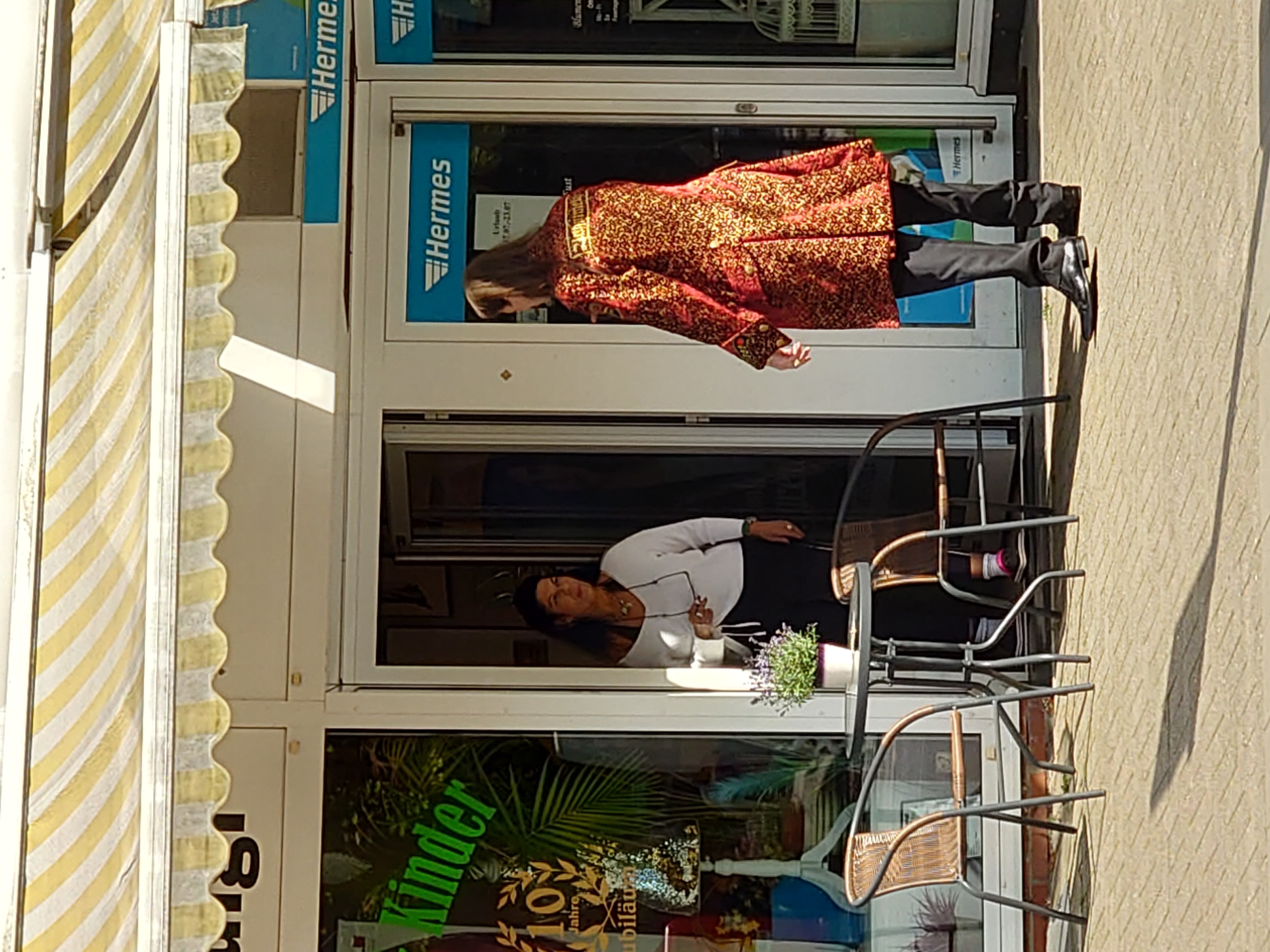 Arthur Bühl, Jahrgang 1961, Detektiv aus Germany, Im Dienste der Wahrheitsfindung unterwegs, betreibt in seiner Freizeit Lockpicking aus Leidenschaft. Der mehrfache Deutsche Meister wird in der WIRED als " Master of the Universe " betitelt. In der BILD et ist der Artikel " Herr der Schlösser " abgedruckt. Im Hasenstübchen - Fuhlsbüttel, am Hasenberge, Santa Fu, wird gefeiert. Arthurmeister® stellt seinen Leporello " Der Aufmacher " vor. Der Stammtisch grölt " OFFEN ". Scholischek, Rudi, Heike I, Noagerlzutzler, Arthur und Joe Asberry, der alte NBA ler, prosten sich zu. Arthurmeister`s Jukebox auf YouTube spielt Pointer Sisters - Slow Hand ! ♥ Beim Tanzen ruft die Cartomanze " Ey du Sympthieträger ♥, komm mal her " ! Die E - Mail lautet: Cartomanze@Cartomanze.de Die E - Mail lautet: Sympathieträger@Sympathieträger.com