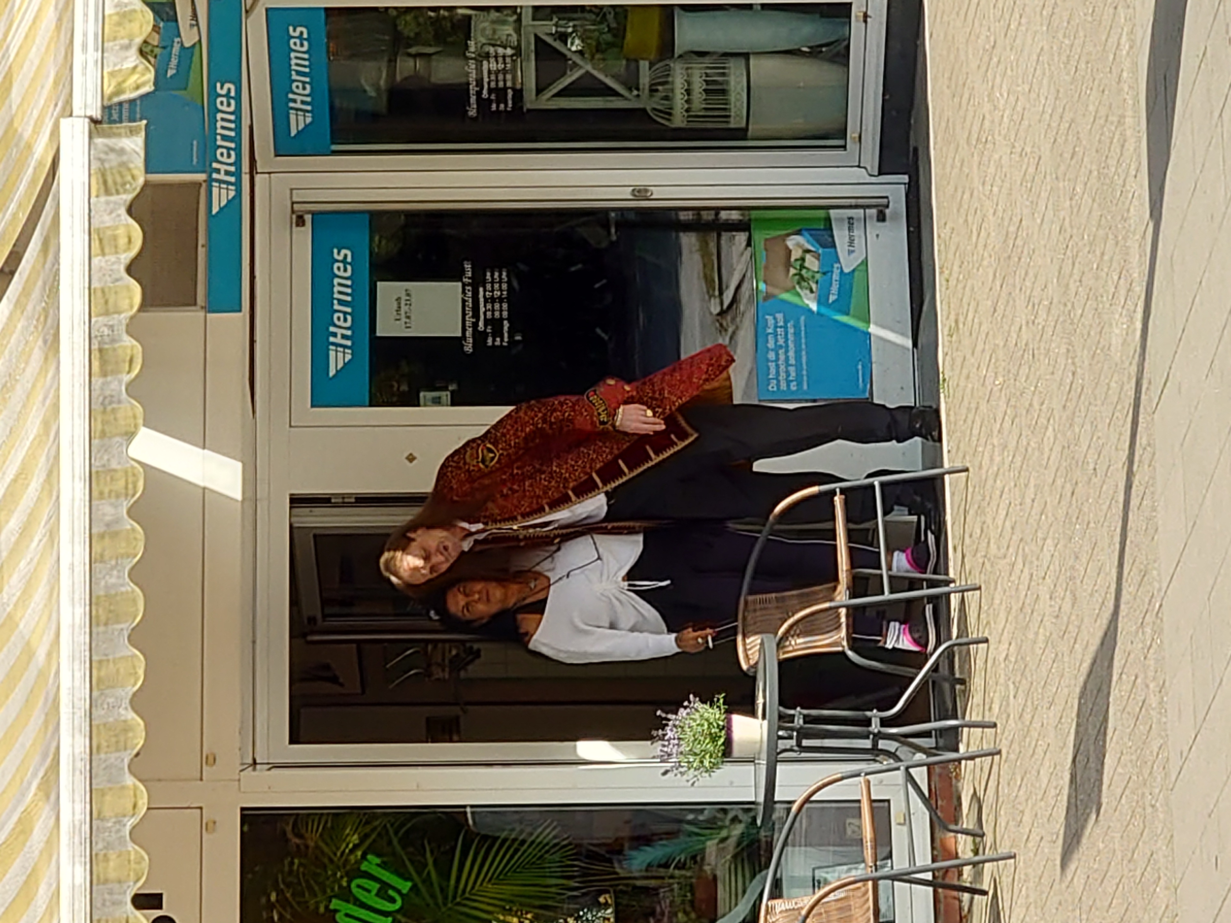 Bühl Zwetschge ♥ Bühl, besser bekannt als Arthurmeister, Jahrgang 1961, geboren in Stuttgart, aufgewachsen in Asperg und in der Villa Heinrich Franck Söhne, am Bahnhof, in Ludwigsburg, jetzt wohnhaft in 22337 Fuhlsbüttel, sagt zu Arkadasch: Nein ! Bühler Zwetschgen schmecken besser als dein Erik oder plum ! Zwetschgendatschi heißt das Zauberwort ! ♥ und Zwetschgenwater, not Raki. Die E - Mail lautet: Arthurmeister@Arthurmeister.de Die Anschrift lautet: Arthur A. Bühl, Postfach 605 145, 22246 Hamburg, Germany. Die Anschrift lautet: Mr.Smitz@Mr.Smitz.us ♥ powerd by Arthurmeister® for www.leporello.us Verschlagwortet mit Bühl er Zwetschge, Zwetschgenhengst, Pflaume, plum, Erikli, prugna torta, Datschi, süss. ♥