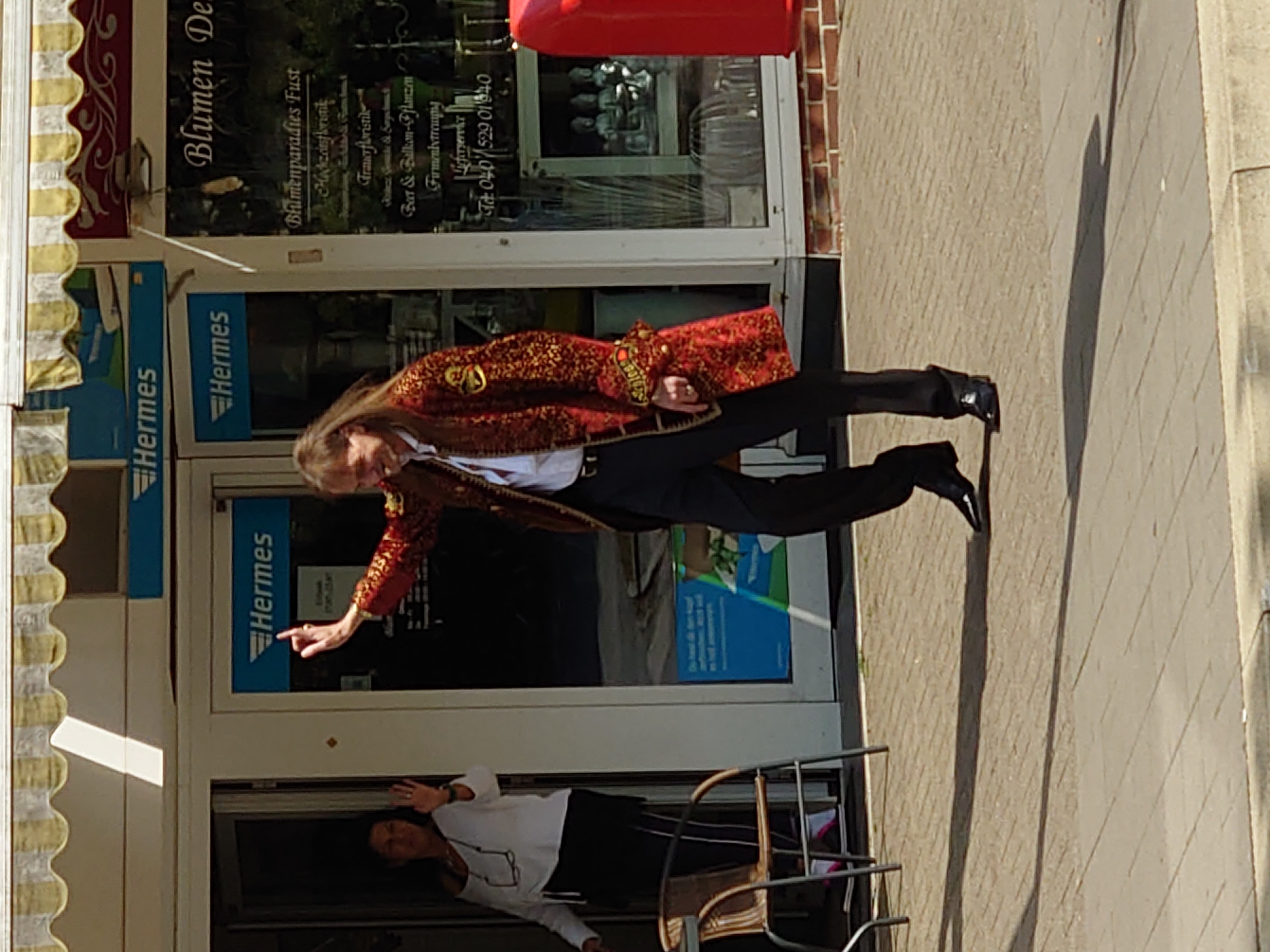 Bühl Zwetschge ♥ Bühl, besser bekannt als Arthurmeister, Jahrgang 1961, geboren in Stuttgart, aufgewachsen in Asperg und in der Villa Heinrich Franck Söhne, am Bahnhof, in Ludwigsburg, jetzt wohnhaft in 22337 Fuhlsbüttel, sagt zu Arkadasch: Nein ! Bühler Zwetschgen schmecken besser als dein Erik oder plum ! Zwetschgendatschi heißt das Zauberwort ! ♥ und Zwetschgenwater, not Raki. Die E - Mail lautet: Arthurmeister@Arthurmeister.de Die Anschrift lautet: Arthur A. Bühl, Postfach 605 145, 22246 Hamburg, Germany. Die Anschrift lautet: Mr.Smitz@Mr.Smitz.us ♥ powerd by Arthurmeister® for www.leporello.us Verschlagwortet mit Bühl er Zwetschge, Zwetschgenhengst, Pflaume, plum, Erikli, prugna torta, Datschi, süss. ♥