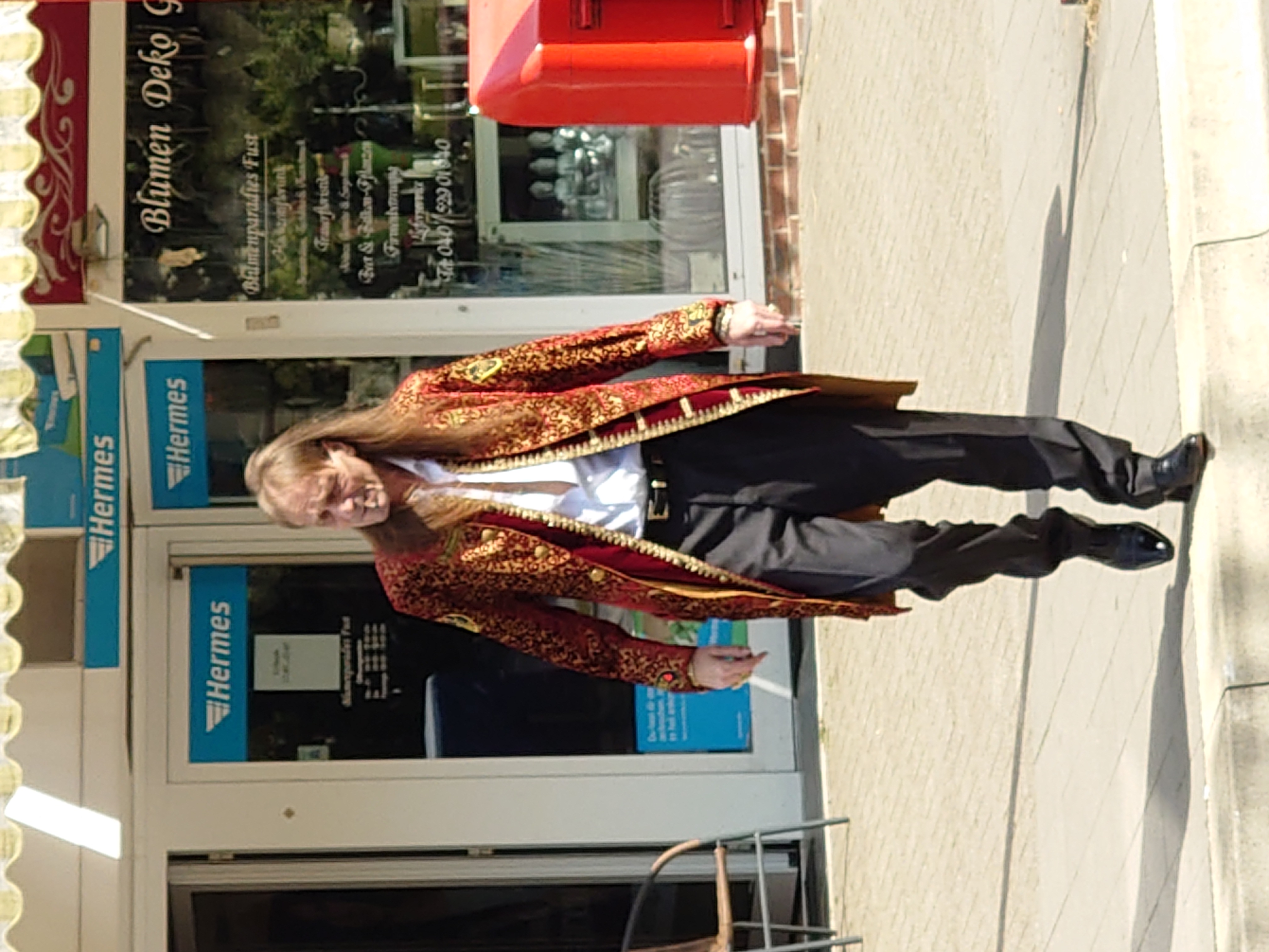 Bühl Zwetschge ♥ Bühl, besser bekannt als Arthurmeister, Jahrgang 1961, geboren in Stuttgart, aufgewachsen in Asperg und in der Villa Heinrich Franck Söhne, am Bahnhof, in Ludwigsburg, jetzt wohnhaft in 22337 Fuhlsbüttel, sagt zu Arkadasch: Nein ! Bühler Zwetschgen schmecken besser als dein Erik oder plum ! Zwetschgendatschi heißt das Zauberwort ! ♥ und Zwetschgenwater, not Raki. Die E - Mail lautet: Arthurmeister@Arthurmeister.de Die Anschrift lautet: Arthur A. Bühl, Postfach 605 145, 22246 Hamburg, Germany. Die Anschrift lautet: Mr.Smitz@Mr.Smitz.us ♥ powerd by Arthurmeister® for www.leporello.us Verschlagwortet mit Bühl er Zwetschge, Zwetschgenhengst, Pflaume, plum, Erikli, prugna torta, Datschi, süss. ♥