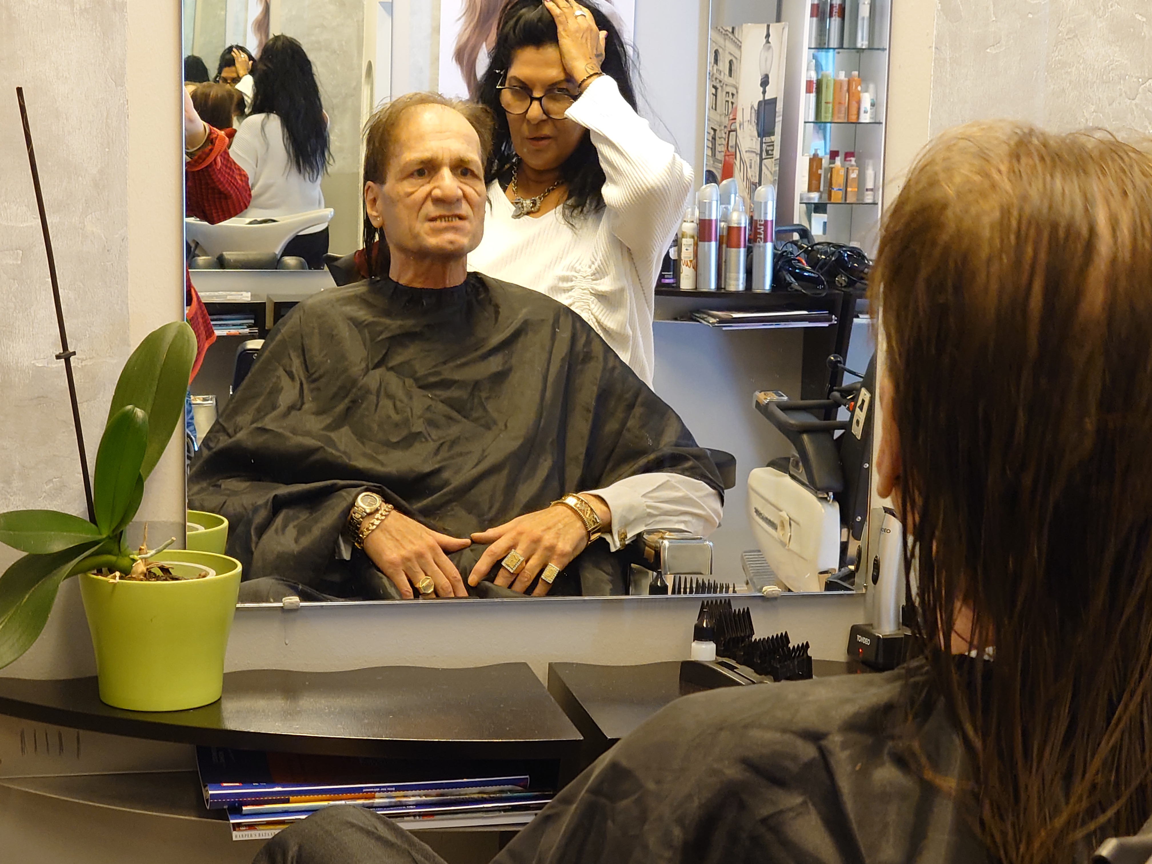 Bühl Zwetschge Bühl, besser bekannt als Arthurmeister, Jahrgang 1961, geboren in Stuttgart, aufgewachsen in Asperg und in der Villa Heinrich Franck Söhne, am Bahnhof, in Ludwigsburg, jetzt wohnhaft in 22337 Fuhlsbüttel, sagt zu Arkadasch: Nein ! Bühler Zwetschgen schmecken besser als dein Erik oder plum ! Zwetschgendatschi heißt das Zauberwort ! ♥ Die E - Mail lautet: Arthurmeister@Arthurmeister.de Die Anschrift lautet: Arthur A. Bühl, Postfach 605 145, 22246 Hamburg, Germany. Die Anschrift lautet: Mr.Smitz@Mr.Smitz.us powerd by Arthurmeister® for www.leporello.us