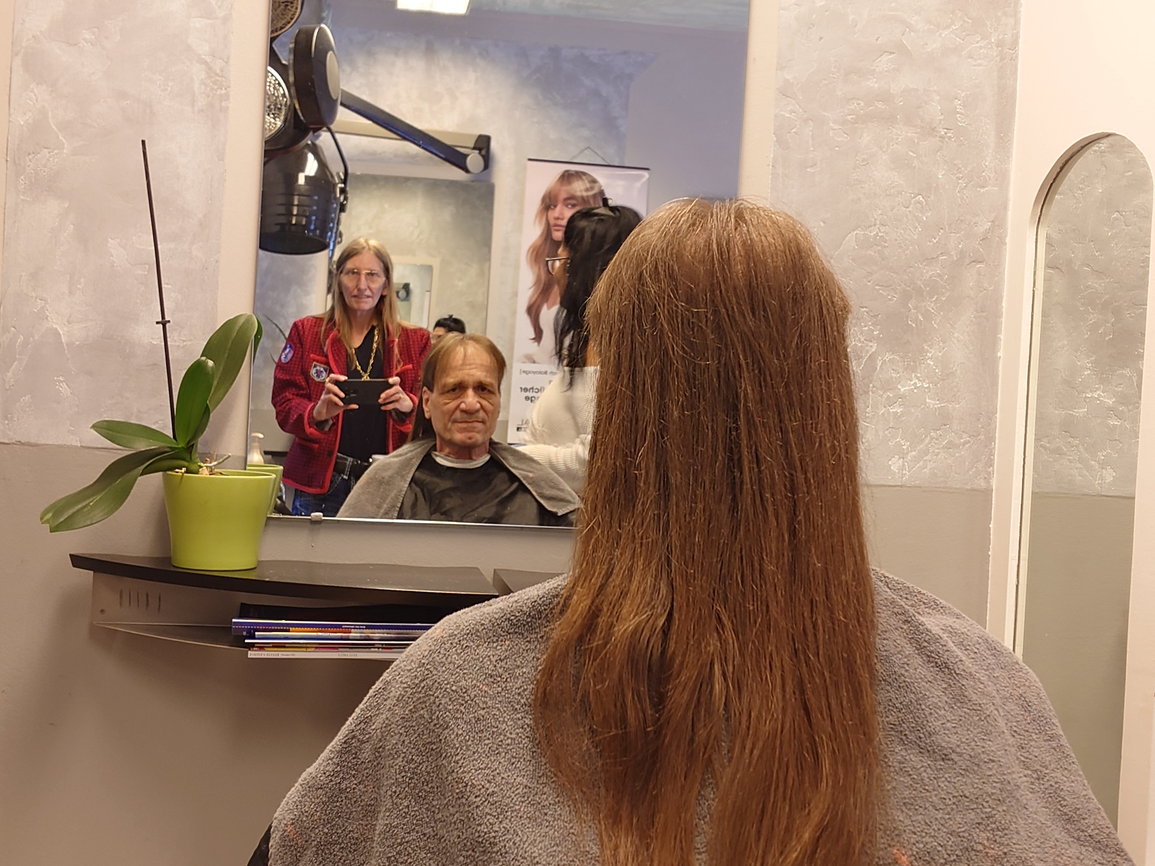 Arthur Bühl, Jahrgang 1961, Detektiv aus Germany, Im Dienste der Wahrheitsfindung unterwegs, betreibt in seiner Freizeit Lockpicking aus Leidenschaft. Der mehrfache Deutsche Meister wird in der WIRED als " Master of the Universe " betitelt. In der BILD et ist der Artikel " Herr der Schlösser " abgedruckt. Im Hasenstübchen - Fuhlsbüttel, am Hasenberge, Santa Fu, wird gefeiert. Arthurmeister® stellt seinen Leporello " Der Aufmacher " vor. Der Stammtisch grölt " OFFEN ". Scholischek, Rudi, Heike I, Noagerlzutzler, Arthur und Joe Asberry, der alte NBA ler, prosten sich zu. Arthurmeister`s Jukebox auf YouTube spielt Pointer Sisters - Slow Hand ! ♥ Beim Tanzen ruft die Cartomanze " Ey du Sympthieträger ♥, komm mal her " ! Die E - Mail lautet: Cartomanze@Cartomanze.de Die E - Mail lautet: Sympathieträger@Sympathieträger.com