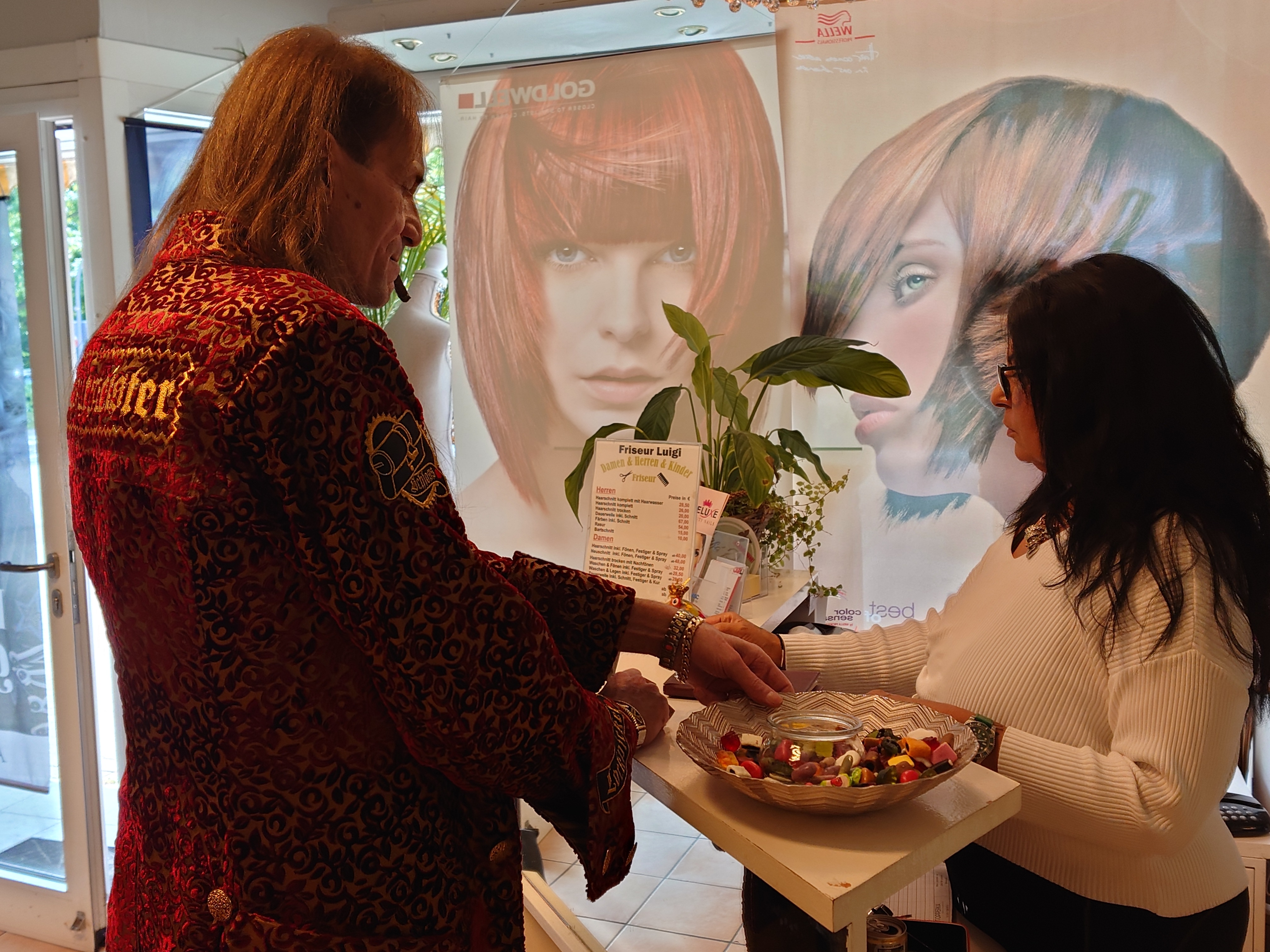 Bühl Zwetschge ♥ Bühl, besser bekannt als Arthurmeister, Jahrgang 1961, geboren in Stuttgart, aufgewachsen in Asperg und in der Villa Heinrich Franck Söhne, am Bahnhof, in Ludwigsburg, jetzt wohnhaft in 22337 Fuhlsbüttel, sagt zu Arkadasch: Nein ! Bühler Zwetschgen schmecken besser als dein Erik oder plum ! Zwetschgendatschi heißt das Zauberwort ! ♥ Die E - Mail lautet: Arthurmeister@Arthurmeister.de Die Anschrift lautet: Arthur A. Bühl, Postfach 605 145, 22246 Hamburg, Germany. Die Anschrift lautet: Mr.Smitz@Mr.Smitz.us ♥ powerd by Arthurmeister® for www.leporello.us Verschlagwortet mit Bühl er Zwetschge, Zwetschgenhengst, Pflaume, plum, Erikli, prugna torta, Datschi, süss. ♥